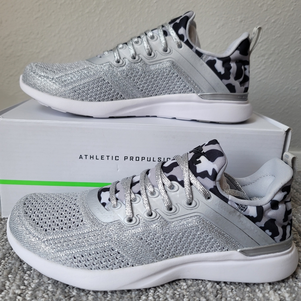 APL NIB Techloom Tracer Trainer Sneaker Size 5.5 Color Silver Black Leopard - Picture 4 of 8